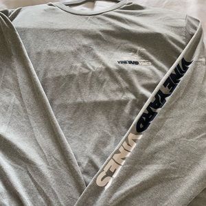 Men’s long sleeve vineyard vine shirt